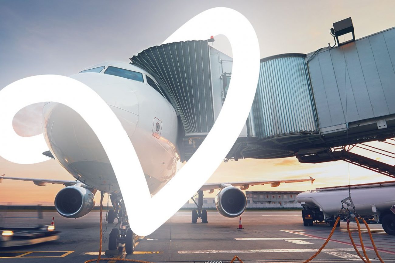 airplane-at-gate